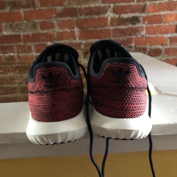 Sneaker - Picture 2 of 8